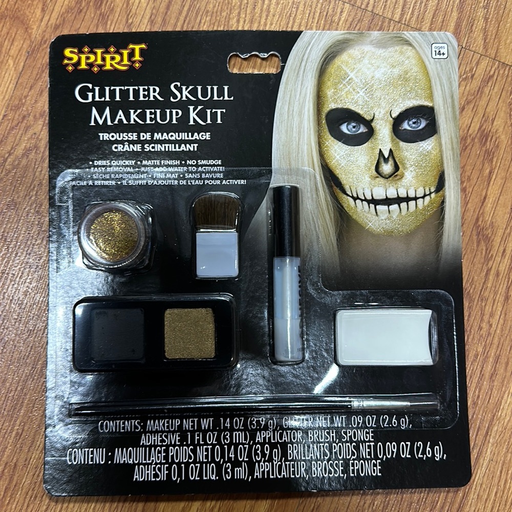 Brad new Spirit Glitter Skull make up Kit
